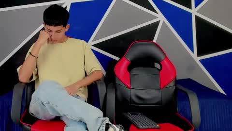 Snapshot of migueyalejo_sweetsex chatting on 01/23/25, 02:44 migueyalejo sweetsex online show from 01/23/25, 02:44