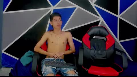 Snapshot of migueyalejo_sweetsex chatting on 02/19/25, 08:44 migueyalejo sweetsex online show from 02/19/25, 08:44