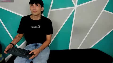 Snapshot of migueyalejo_sweetsex chatting on 09/29/25, 03:22 migueyalejo sweetsex online show from 09/29/25, 03:22