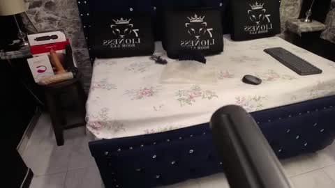 miha_califa online show from 11/11/25, 12:16