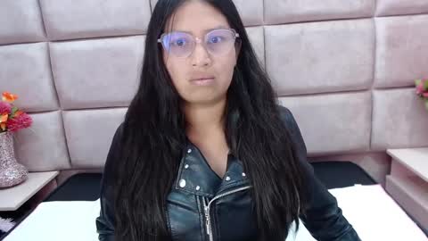 Snapshot of miha_smith chatting on 02/19/25, 02:33 Miha online show from 02/19/25, 02:33