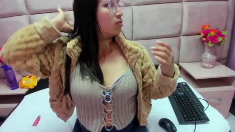 Snapshot of miha_smith chatting on 09/16/25, 03:07 Miha online show from 09/16/25, 03:07