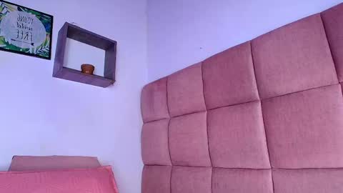 Snapshot of miia_01_ chatting on 09/15/25, 11:54 Mia  online show from 09/15/25, 11:54