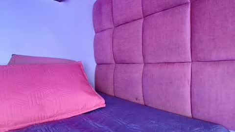 Snapshot of miia_01_ chatting on 09/25/25, 11:58 Mia  online show from 09/25/25, 11:58