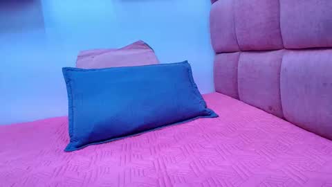 Snapshot of miia_01_ chatting on 10/05/25, 11:52 Mia  online show from 10/05/25, 11:52