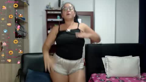 Snapshot of miia_big1boobs chatting on 02/22/25, 02:17  miia big1boobs online show from 02/22/25, 02:17
