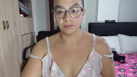 Snapshot of miia_big1boobs chatting on 03/05/25, 12:22  miia big1boobs online show from 03/05/25, 12:22