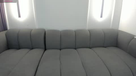 Mia online show from 03/30/26, 11:44