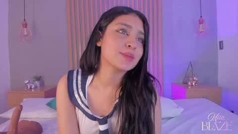 Mia online show from 04/30/26, 02:12