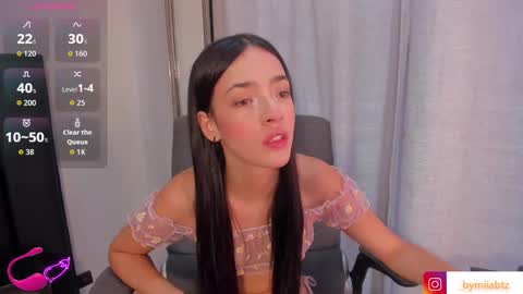 Snapshot of miia_bratz chatting on 09/17/25, 08:43 miia_bratz online show from 09/17/25, 08:43