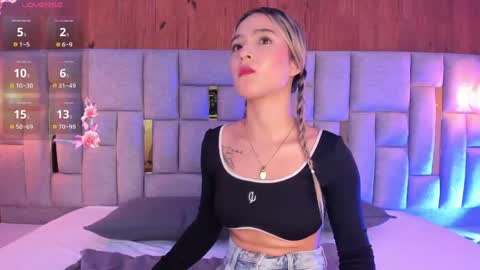 Snapshot of miia_reeves_ chatting on 05/01/26, 11:26 Mia online show from 05/01/26, 11:26