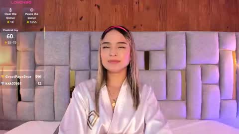 Snapshot of miia_reeves_ chatting on 07/06/26, 03:03 Mia online show from 07/06/26, 03:03