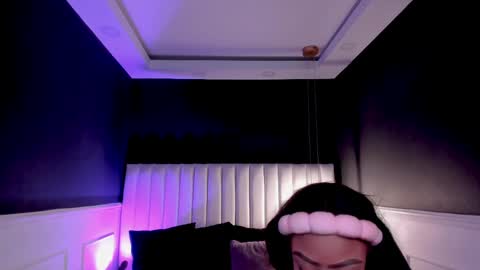 Miia Schwarz  online show from 04/24/26, 12:29