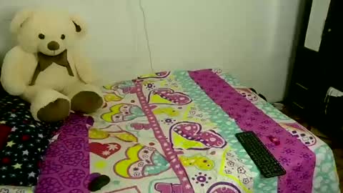 Snapshot of miia_smiith_0 chatting on 06/12/26, 12:20 miia_smiith_0 online show from 06/12/26, 12:20