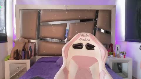 Snapshot of miia_spencer chatting on 07/16/26, 07:53 Mia online show from 07/16/26, 07:53