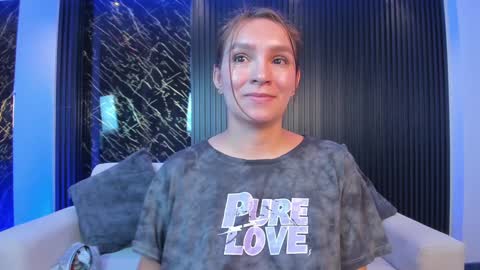 Miia 3 online show from 01/10/25, 03:16