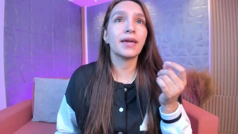 Miia 3 online show from 02/12/25, 12:12