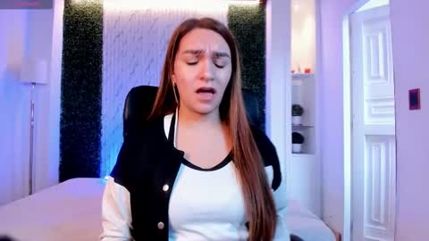 Miia 3 online show from 10/12/25, 12:04