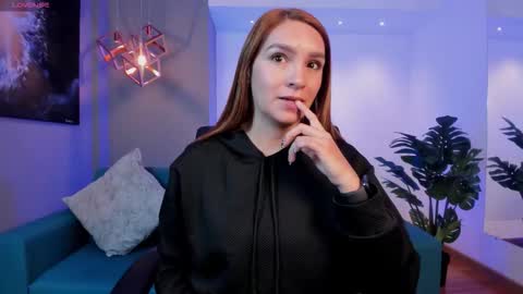 Miia 3 online show from 02/10/26, 12:09