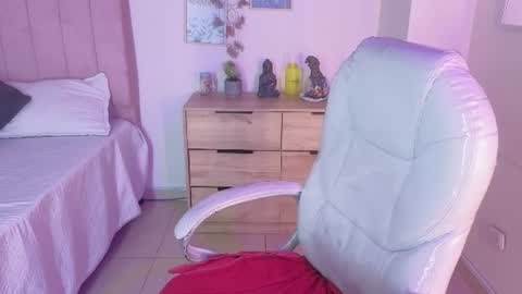 Snapshot of miia_thompson_1 chatting on 07/02/26, 07:53 M I I A online show from 07/02/26, 07:53