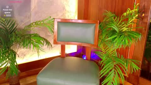 Snapshot of miiaa_cooper chatting on 05/12/26, 06:05 CALL ME MIA online show from 05/12/26, 06:05
