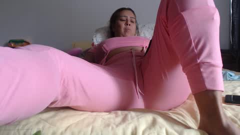 Snapshot of miilu74 chatting on 12/30/24, 05:44 Miilu74 online show from 12/30/24, 05:44