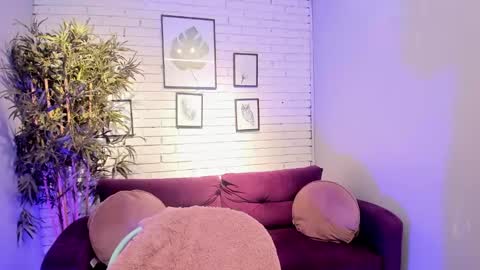 miilu  online show from 02/22/25, 03:34