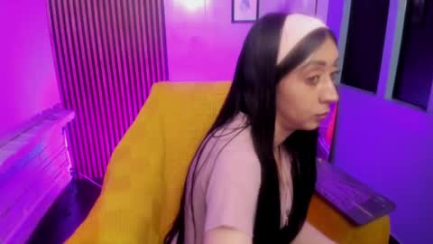 miilu  online show from 04/17/26, 02:58