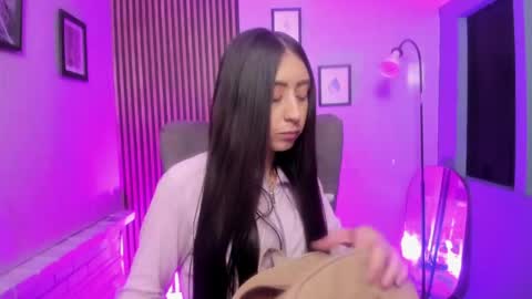 miilu  online show from 04/21/26, 03:46