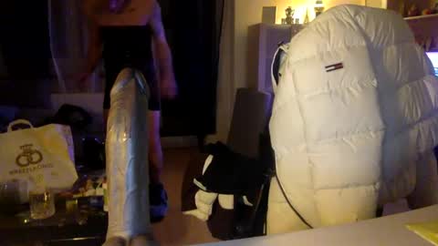 miiniimoyze6969681843 online show from 01/01/25, 05:22