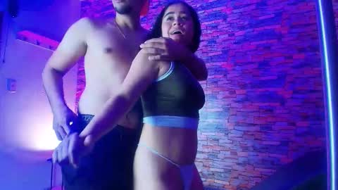 Dulce   online show from 10/21/25, 01:45