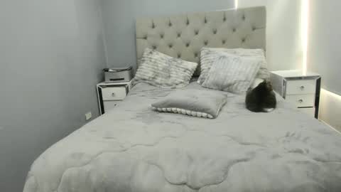 miiss_samantha online show from 02/17/26, 08:48