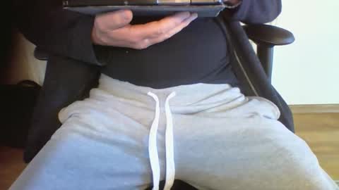 mik online show from 09/22/25, 10:28