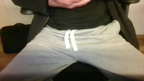 mik online show from 10/15/25, 09:20