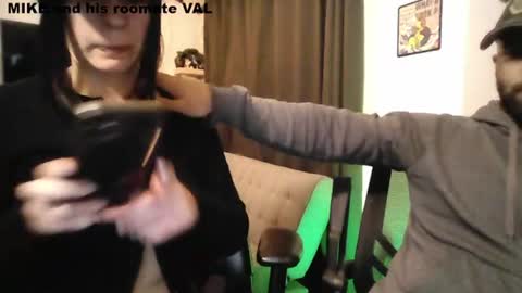MIKE y VALKA online show from 08/08/26, 01:52