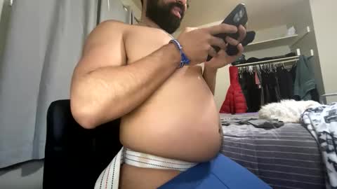 Snapshot of mik138 chatting on 12/18/25, 06:47 mik138 online show from 12/18/25, 06:47