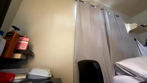 Snapshot of mik138 chatting on 02/02/26, 04:06 mik138 online show from 02/02/26, 04:06