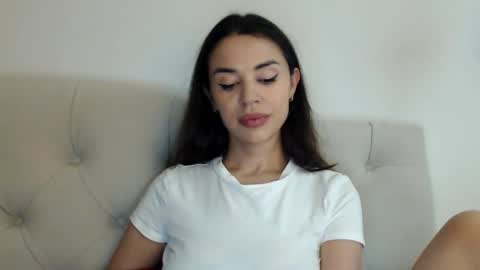 Mika online show from 11/08/25, 05:12