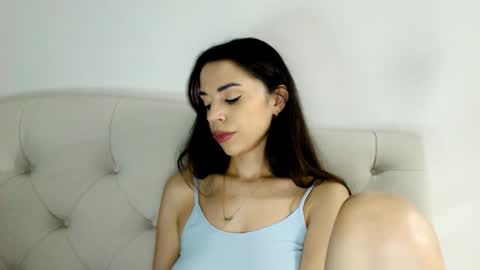 Mika online show from 11/22/25, 06:51