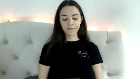 Mika online show from 12/14/25, 07:40