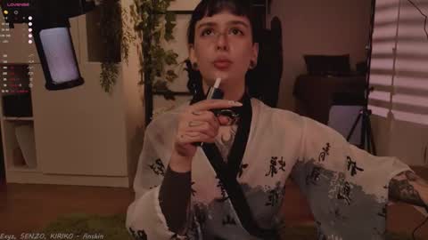 Snapshot of mika_moon_ chatting on 09/19/25, 05:46 mika_moon_ online show from 09/19/25, 05:46