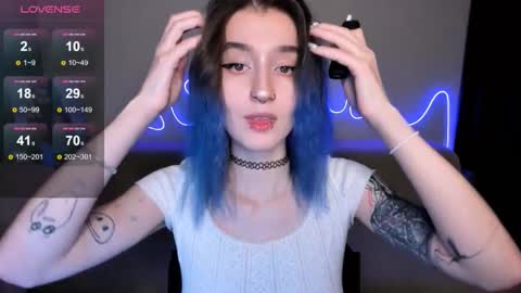 Mika online show from 11/23/25, 01:55