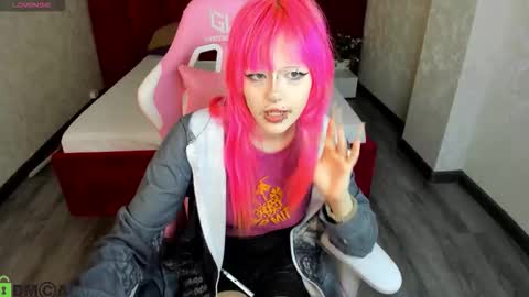 Mika online show from 03/04/26, 07:47