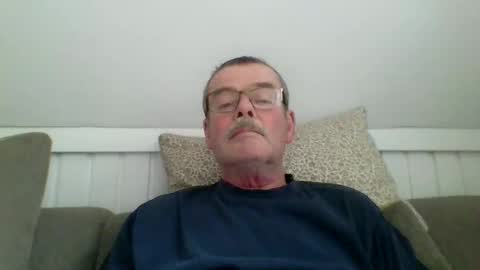 mikael42 online show from 04/12/26, 01:16