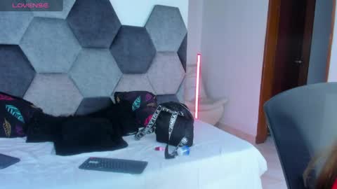 Mikaela blondie bigass online show from 05/23/26, 07:29