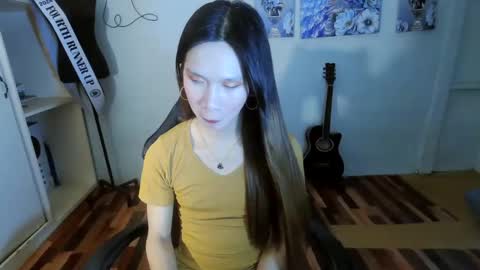 Snapshot of mikaellasander chatting on 02/13/25, 01:26 ELLA online show from 02/13/25, 01:26