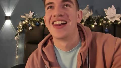 mikael online show from 12/17/25, 04:07