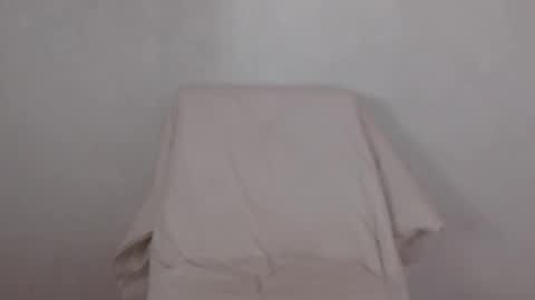 Snapshot of mikahdos chatting on 02/01/25, 12:05 SORAYA online show from 02/01/25, 12:05