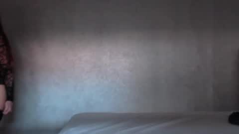 Snapshot of mikahdos chatting on 02/04/25, 12:22 SORAYA online show from 02/04/25, 12:22