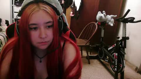 Mika online show from 04/10/26, 11:53